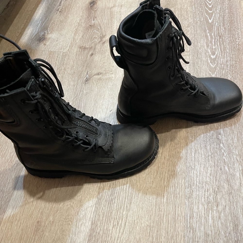 Pro warrington station boots. Size 9 width 3E